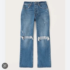 Abercrombie Curve Love Low Rise 90s Baggy Jean in Medium Ripped Wash size 25s